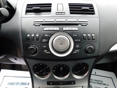 Used 2010 MAZDA MAZDA3 i Touring image 27