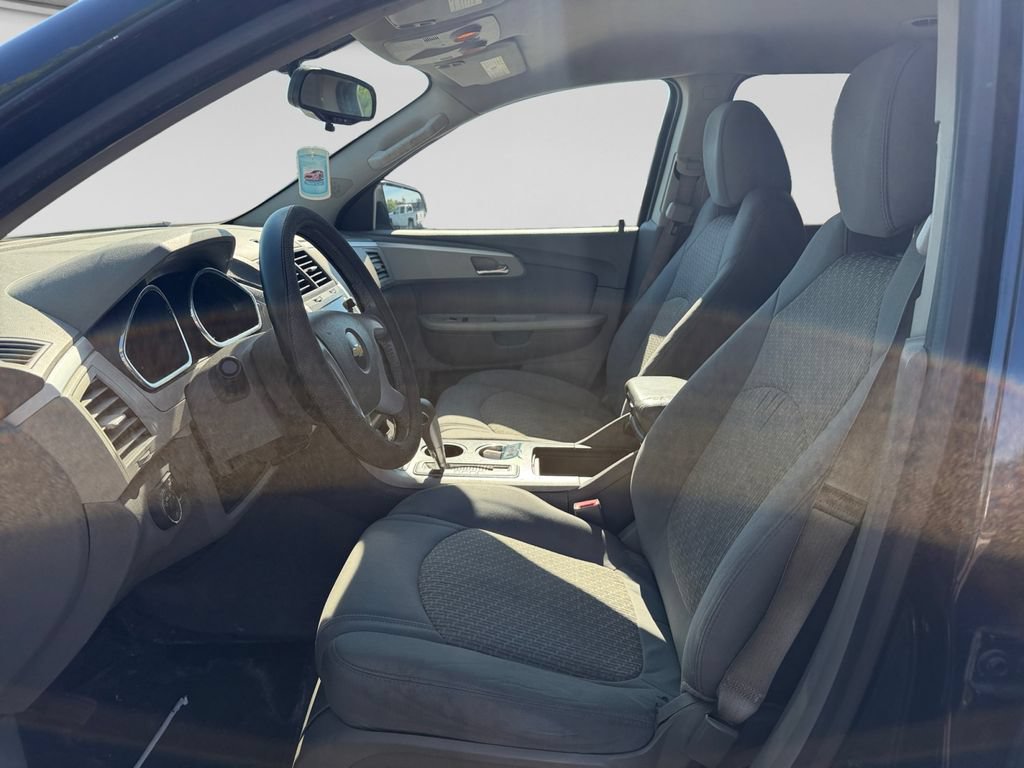 Used 2011 Chevrolet Traverse LS FWD image 12