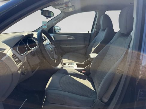 Used 2011 Chevrolet Traverse LS FWD image 12