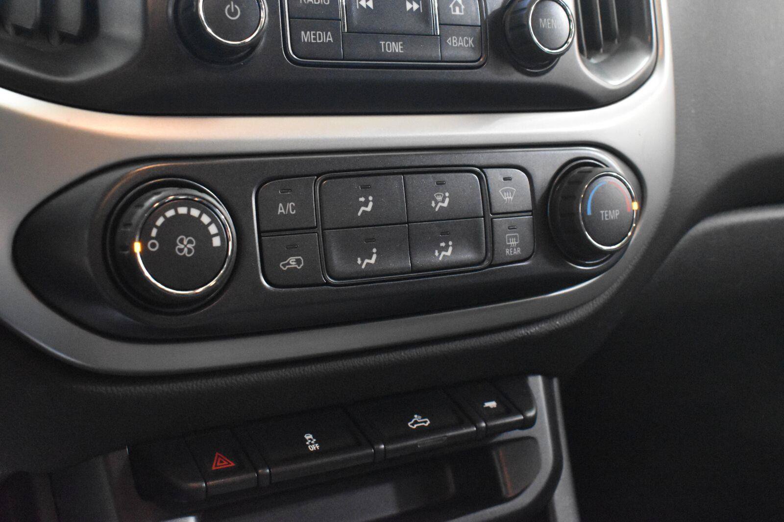 Used 2018 Chevrolet Colorado LT w/ LT Convenience Package AWD/4WD image 13