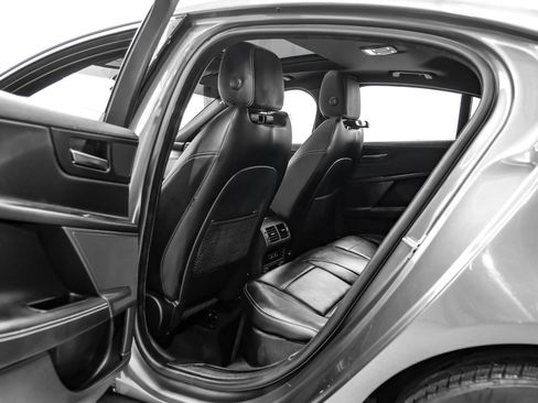 Used 2019 Jaguar XE R-Sport AWD/4WD image 46