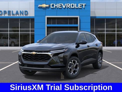 New 2026 Chevrolet Trax LT w/ Driver Confidence Package FWD image 7