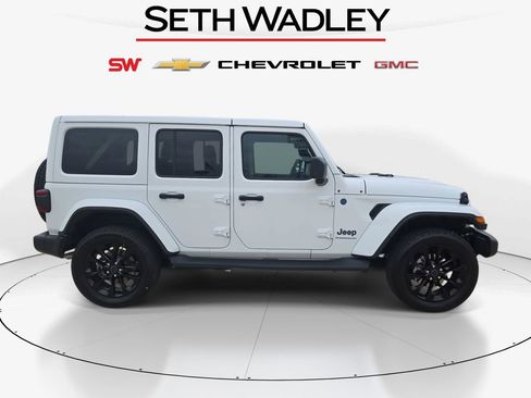 Used 2025 Jeep Wrangler Unlimited Sahara AWD/4WD image 8