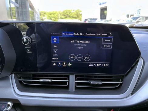 Used 2024 Chevrolet Trax LS w/ LS Convenience Package FWD image 20