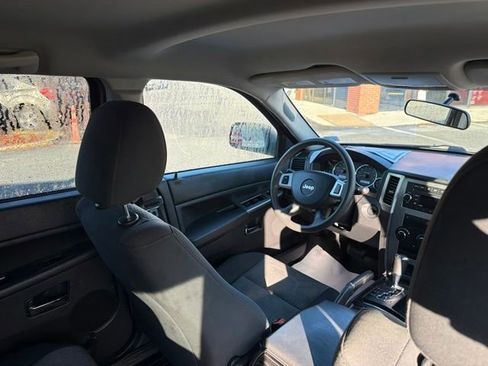 Used 2009 Jeep Grand Cherokee Laredo AWD/4WD image 31
