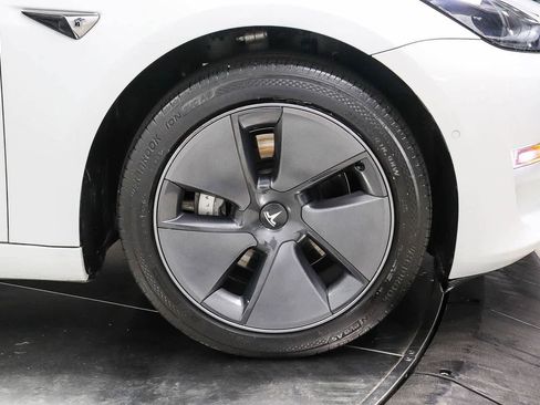 Used 2018 Tesla Model 3 Long Range RWD image 9