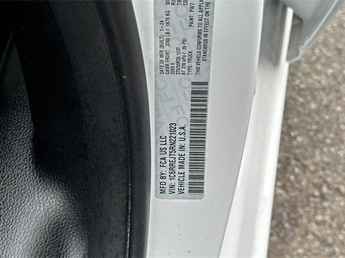 Used 2024 RAM 1500 Laramie image 28