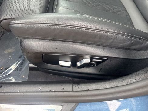 Used 2023 BMW 540i w/ Premium Package image 14