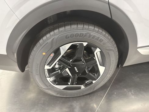 New 2026 Kia Sportage S image 13