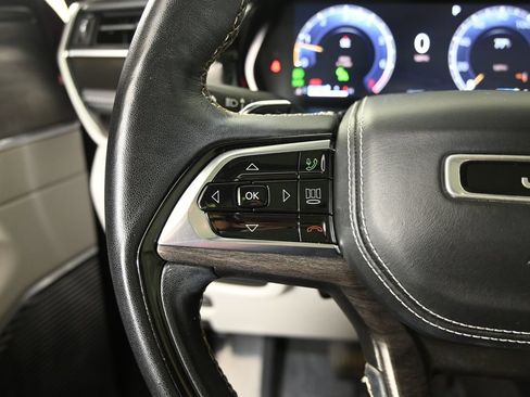 Used 2023 Jeep Grand Cherokee Overland w/ Advanced Protech Group III AWD/4WD image 41