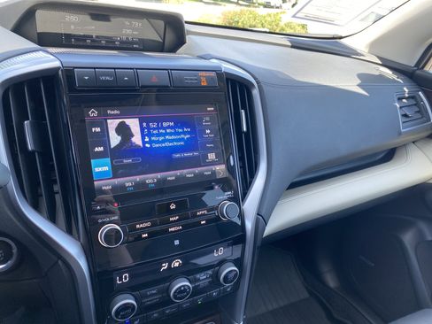 Certified 2022 Subaru Ascent Touring AWD/4WD image 13