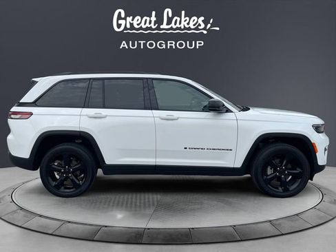Used 2024 Jeep Grand Cherokee Altitude image 6