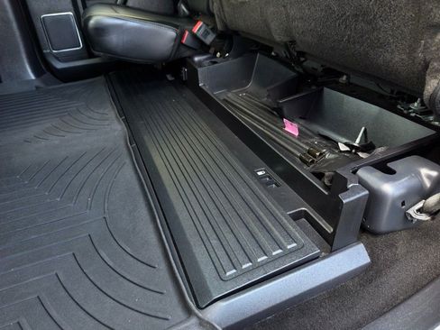 Used 2019 Ford F250 Lariat w/ Lariat Ultimate Package image 18