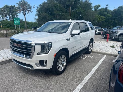 Used 2023 GMC Yukon SLT w/ SLT Luxury Package RWD image 2