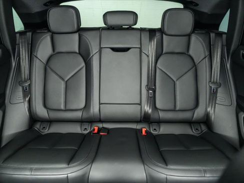 Used 2026 Porsche Macan AWD/4WD image 19