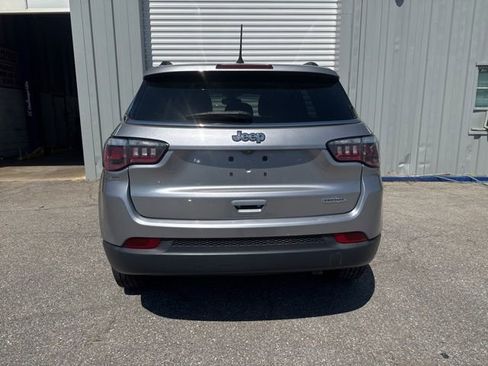 Used 2020 Jeep Compass Latitude image 10