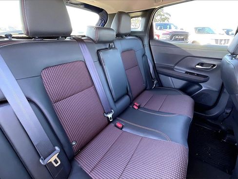 Used 2025 Nissan Kicks SR image 22