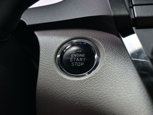 Used 2020 Toyota Sienna XLE FWD image 22