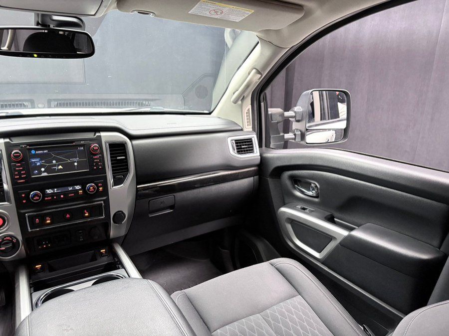 Used 2018 Nissan Titan XD 4x4 Crew Cab SV w/ SV Convenience Package image 35