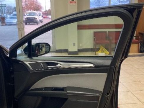 Used 2013 Ford Fusion S image 6