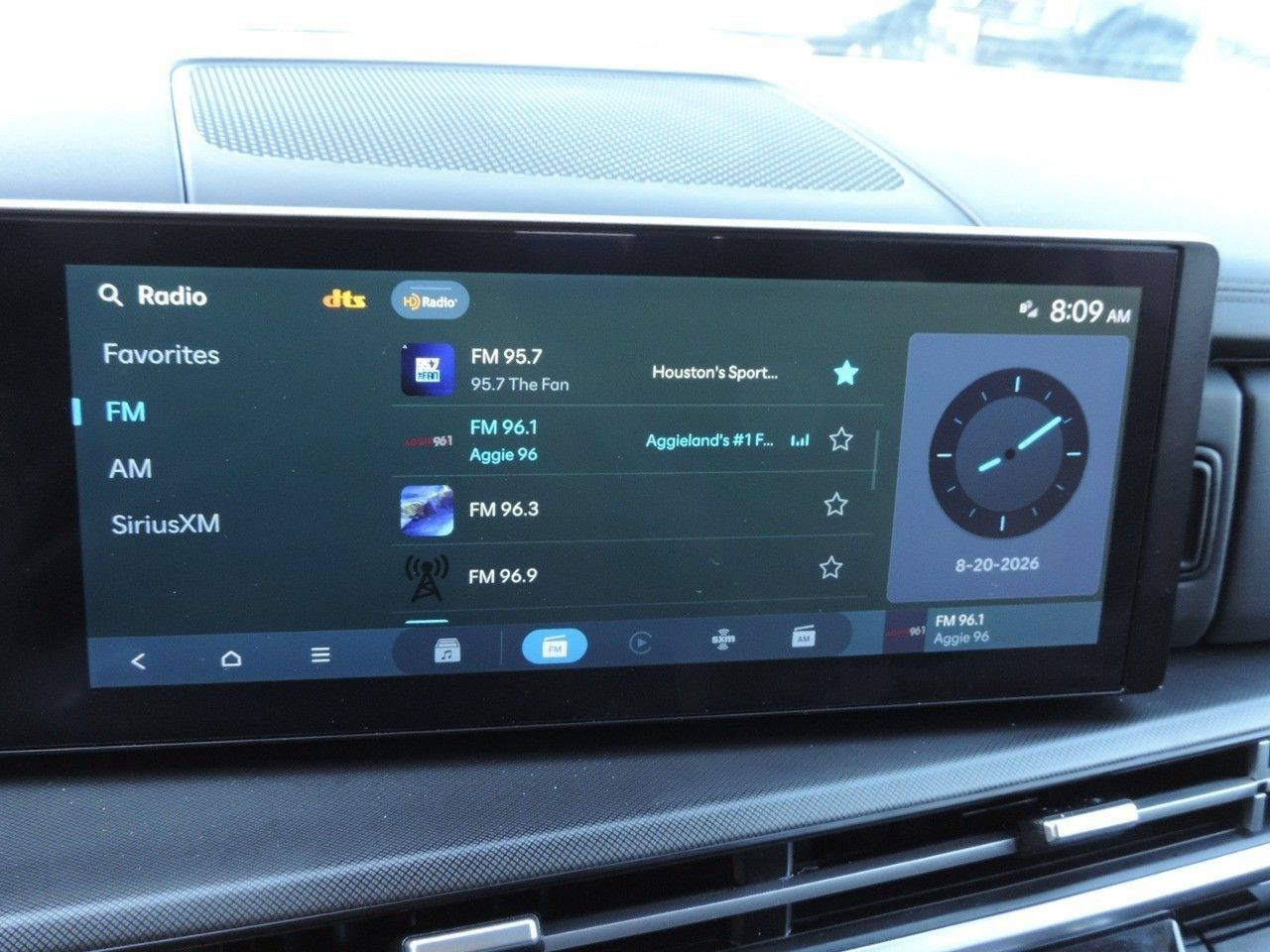 Used 2025 Hyundai Santa Fe SEL FWD image 21