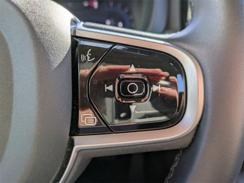 Certified 2025 Volvo XC60 B5 Plus image 27