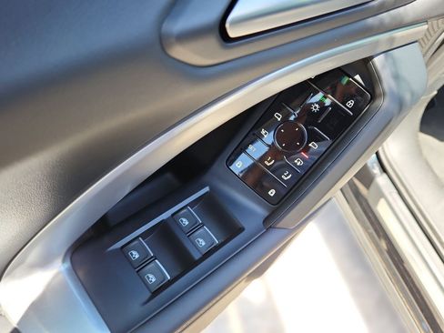 Used 2025 Audi Q5 Premium w/ Convenience Package AWD/4WD image 19