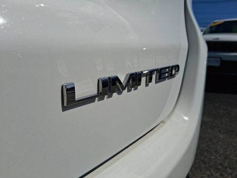Used 2024 Jeep Compass Limited w/ Sun and Sound Group AWD/4WD image 14