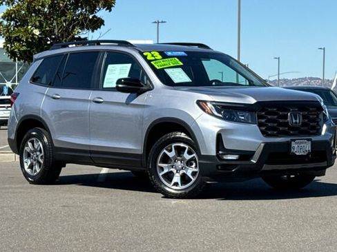 Used 2023 Honda Passport TrailSport image 2