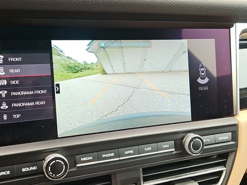 Certified 2021 Porsche Macan w/ Premium Package Plus AWD/4WD image 17