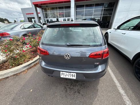 Used 2017 Volkswagen Golf SEL FWD image 6