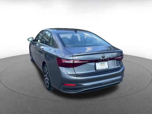 Used 2025 Volkswagen Jetta SE image 10