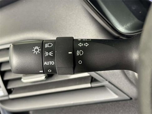 Used 2024 Subaru Outback Premium image 21