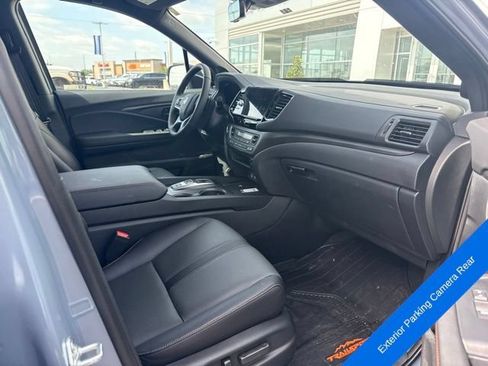 Used 2025 Honda Ridgeline TrailSport image 12