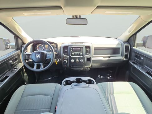 Used 2019 RAM 1500 Express AWD/4WD image 9
