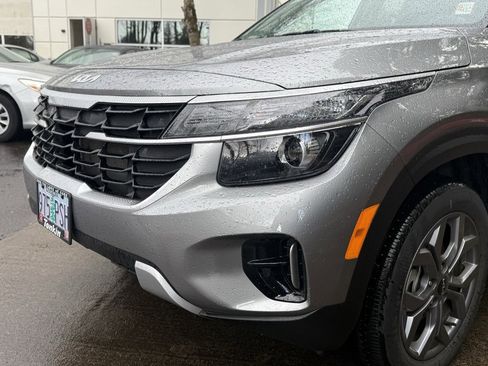 Used 2024 Kia Seltos LX image 7