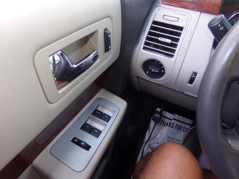 Used 2010 Ford Flex Limited FWD image 53