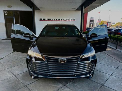 Used 2020 Toyota Avalon Limited image 6