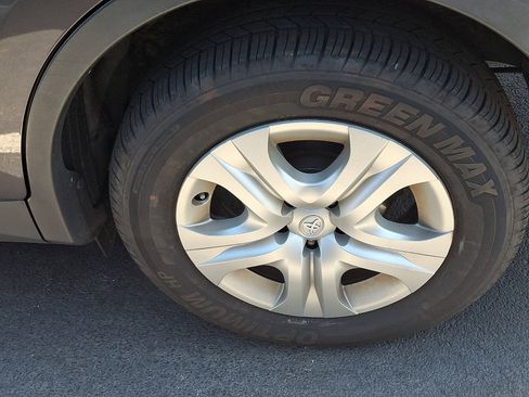 Used 2014 Toyota RAV4 LE image 4