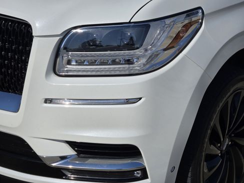 Used 2021 Lincoln Navigator Black Label w/ Special Edition Package AWD/4WD image 40