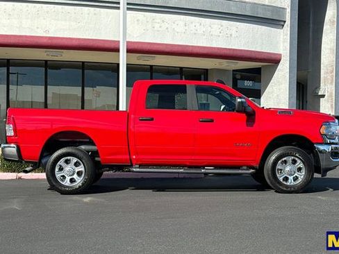 Used 2024 RAM 2500 Big Horn w/ Bed Utility Group image 3