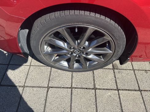 Used 2018 MAZDA MAZDA3 Touring FWD image 9
