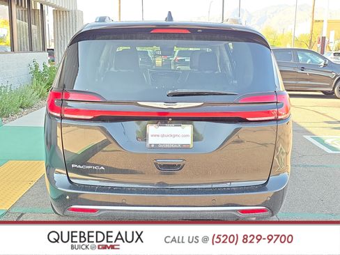 Used 2021 Chrysler Pacifica Touring-L FWD image 6
