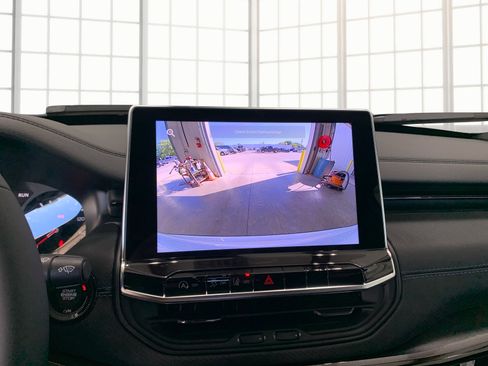 New 2026 Jeep Compass Latitude AWD/4WD image 24