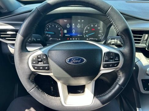 Used 2023 Ford Explorer XLT w/ Equipment Group 202A AWD/4WD image 27