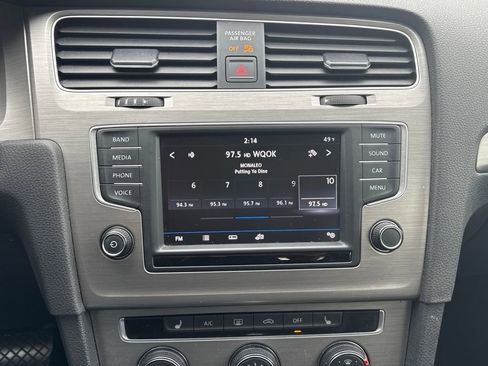 Used 2017 Volkswagen Golf Wolfsburg Edition image 23