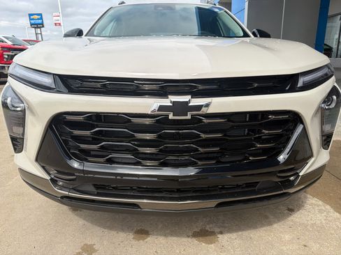 New 2026 Chevrolet Trax ACTIV w/ Driver Confidence Package FWD image 11