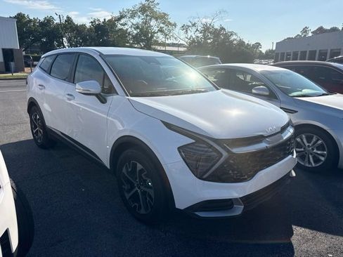 Used 2025 Kia Sportage EX FWD image 1