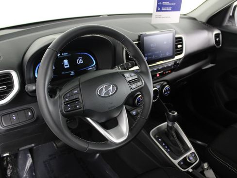 Certified 2026 Hyundai Venue SEL FWD image 17