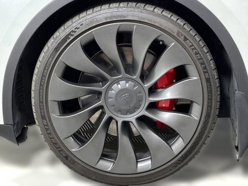 Used 2021 Tesla Model Y Performance image 11